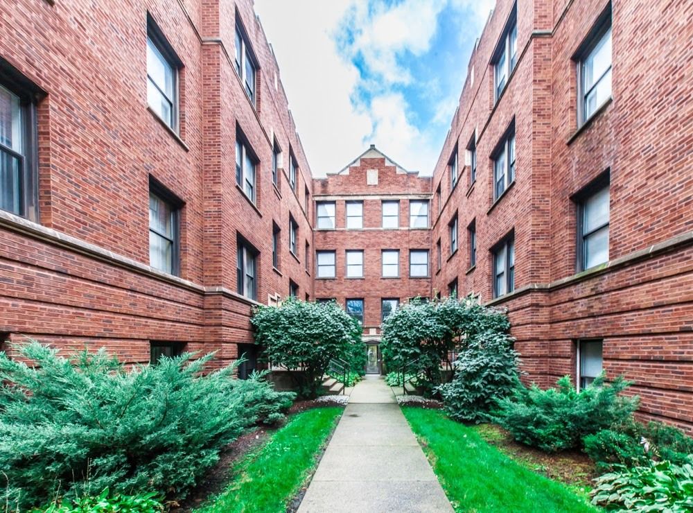 4525 S Drexel Boulevard #3W — Chicago, IL 60653