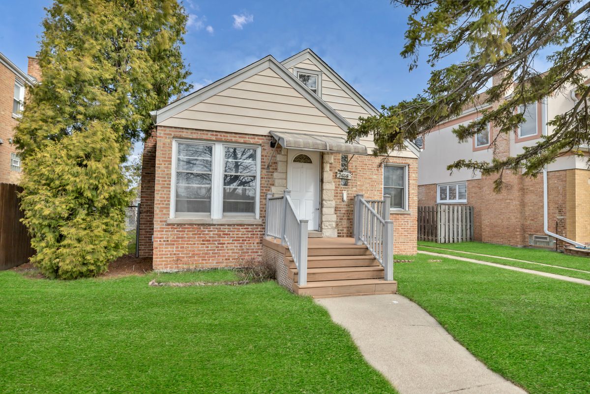 7418 Clarence Avenue, Chicago, IL 60631