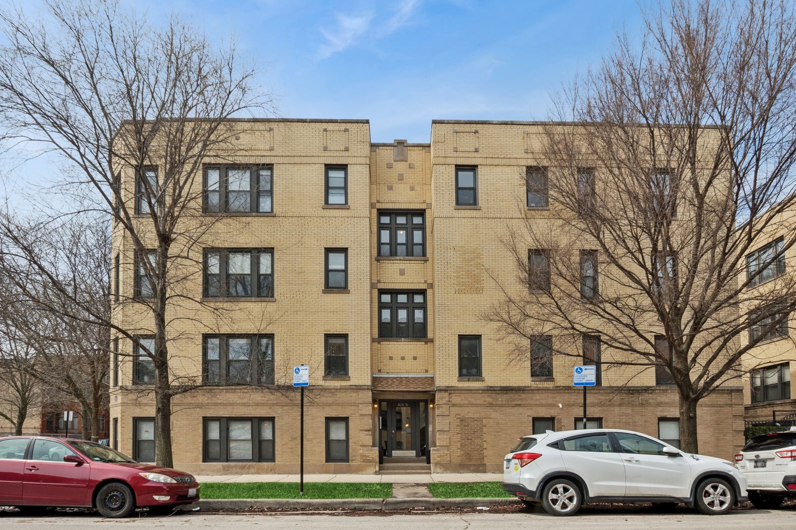4634 N Albany Avenue #1 — Chicago, IL 60625