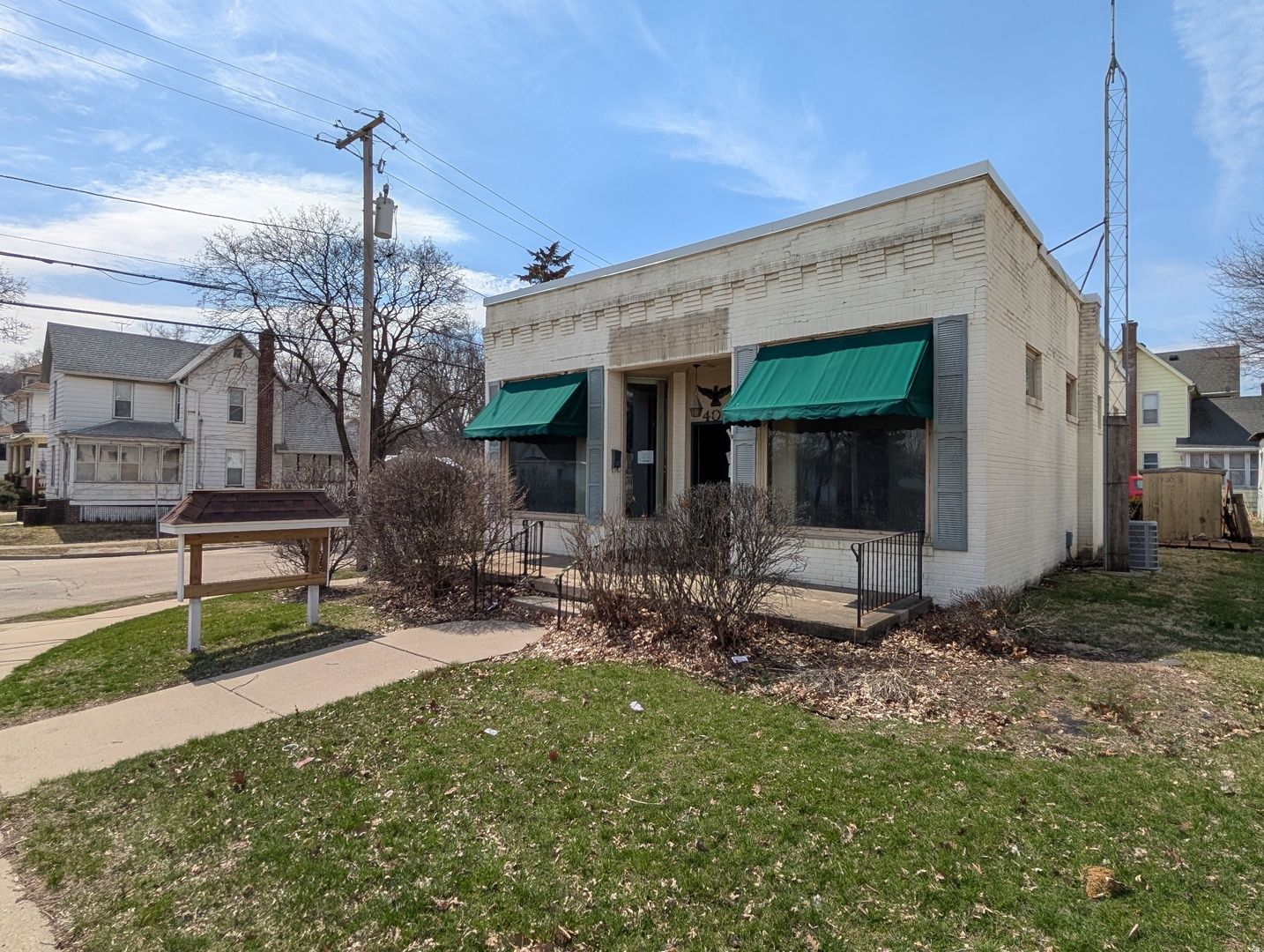 404 N West Avenue — Freeport, IL 61032