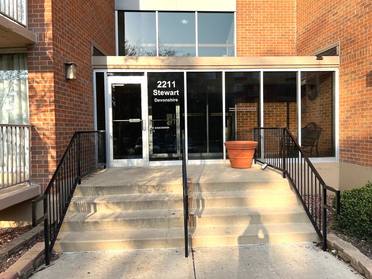 2211 Stewart Avenue, Lombard, IL 60148