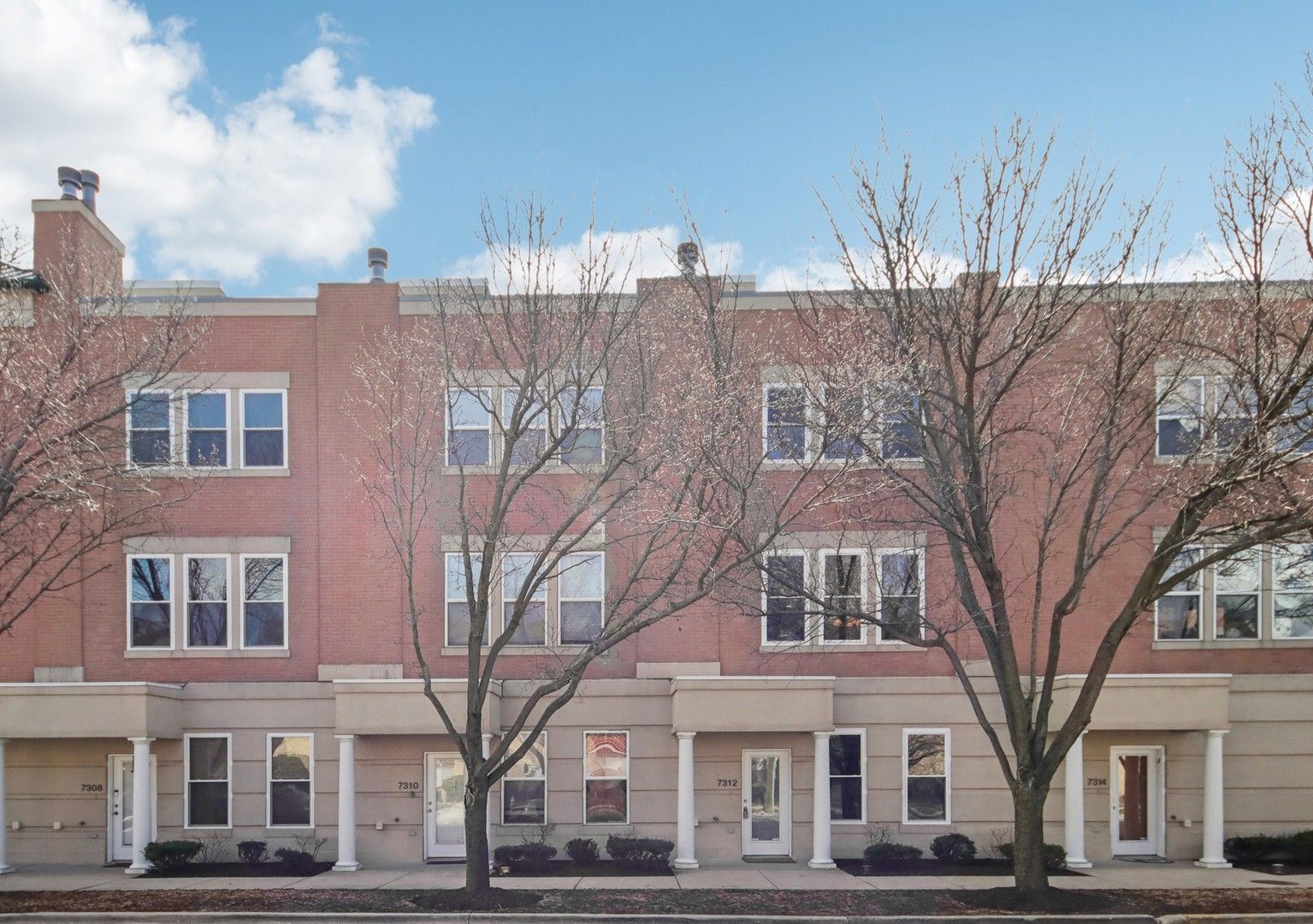 7312 Circle Avenue #2O — Forest Park, IL 60130