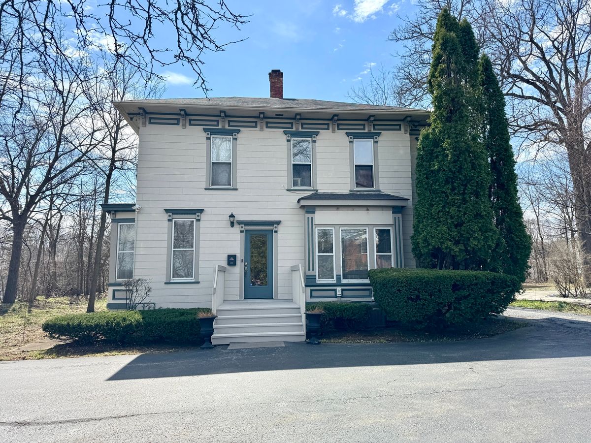 137 Park Avenue, Libertyville, IL 60048