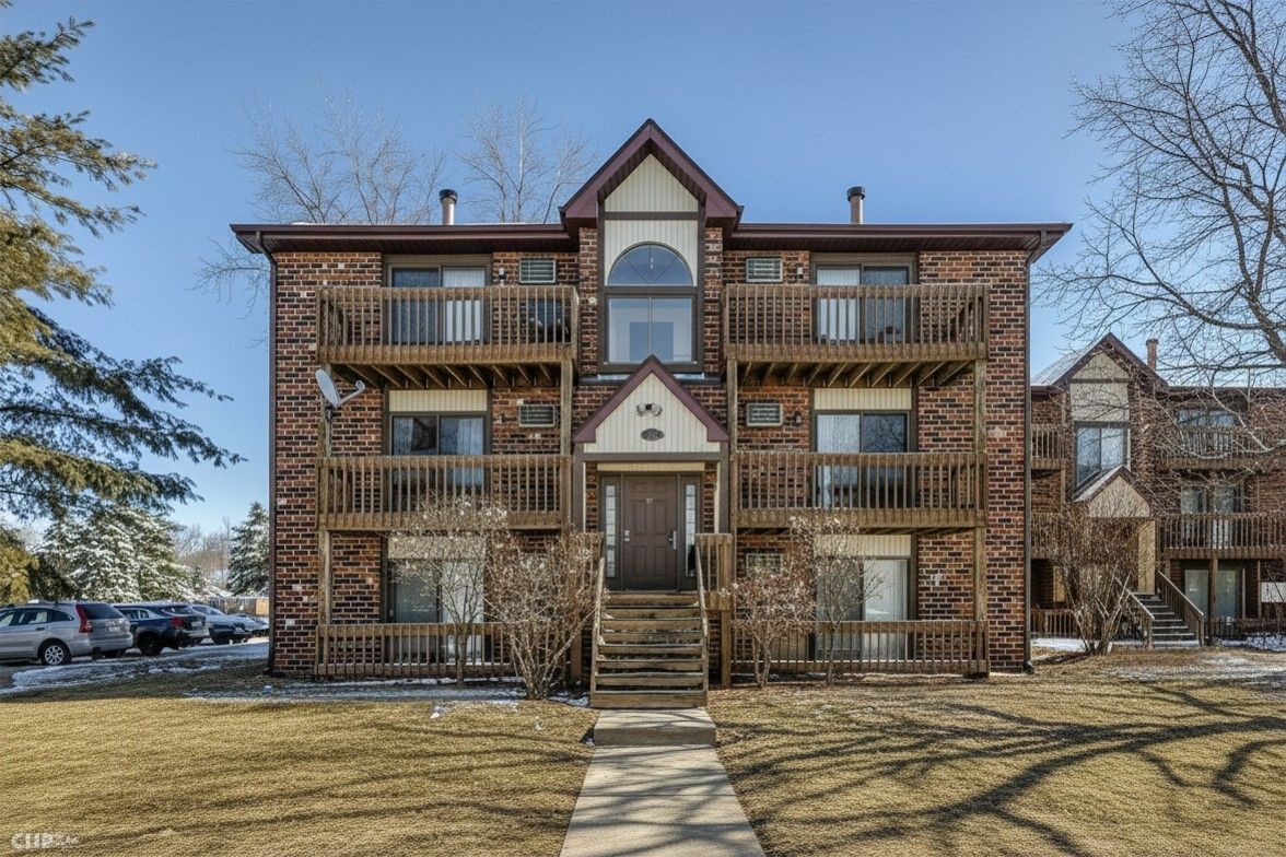 431 Berkshire Drive #32 — Crystal Lake, IL 60014