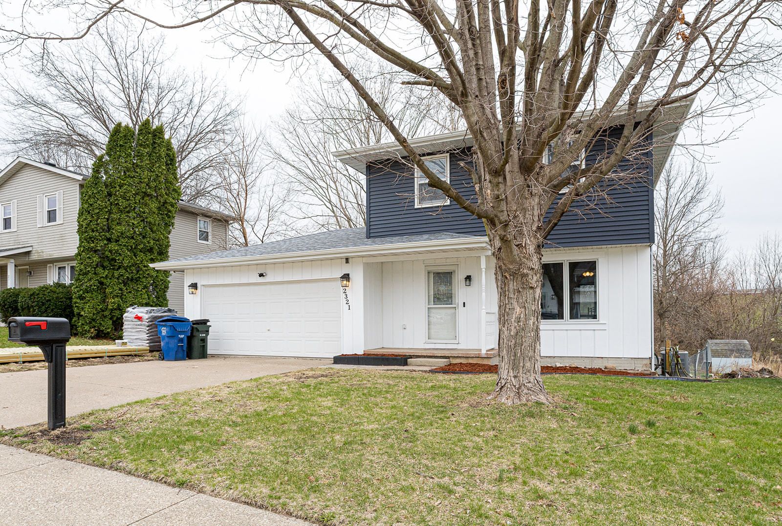 2321 W 57th Street — Davenport, IA 52806