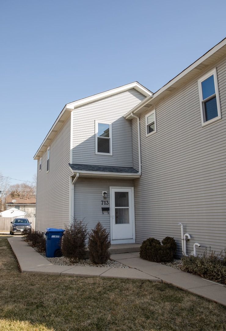 713 Stevens Street #713 — Geneva, IL 60134