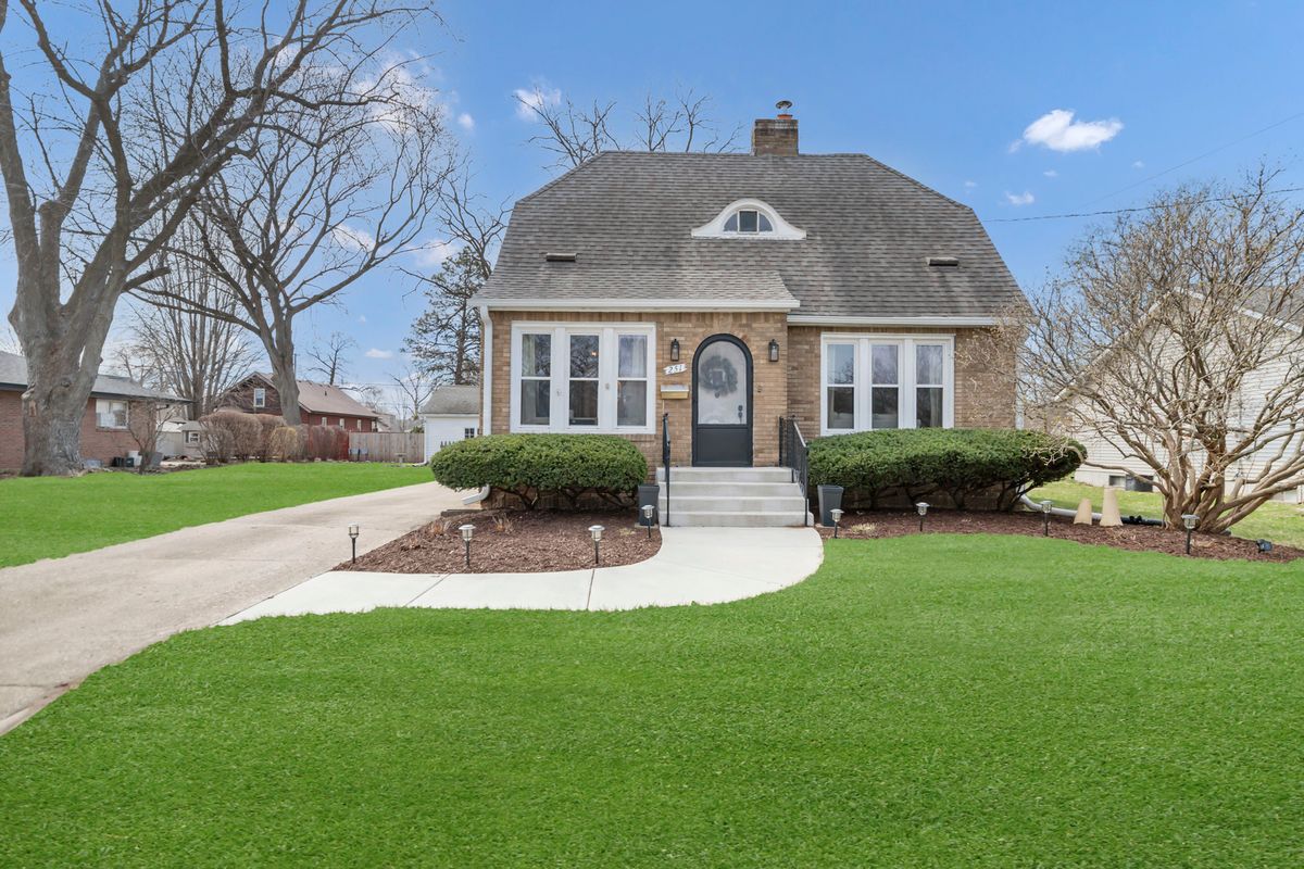 251 Merrill Avenue, Loves Park, IL 61111