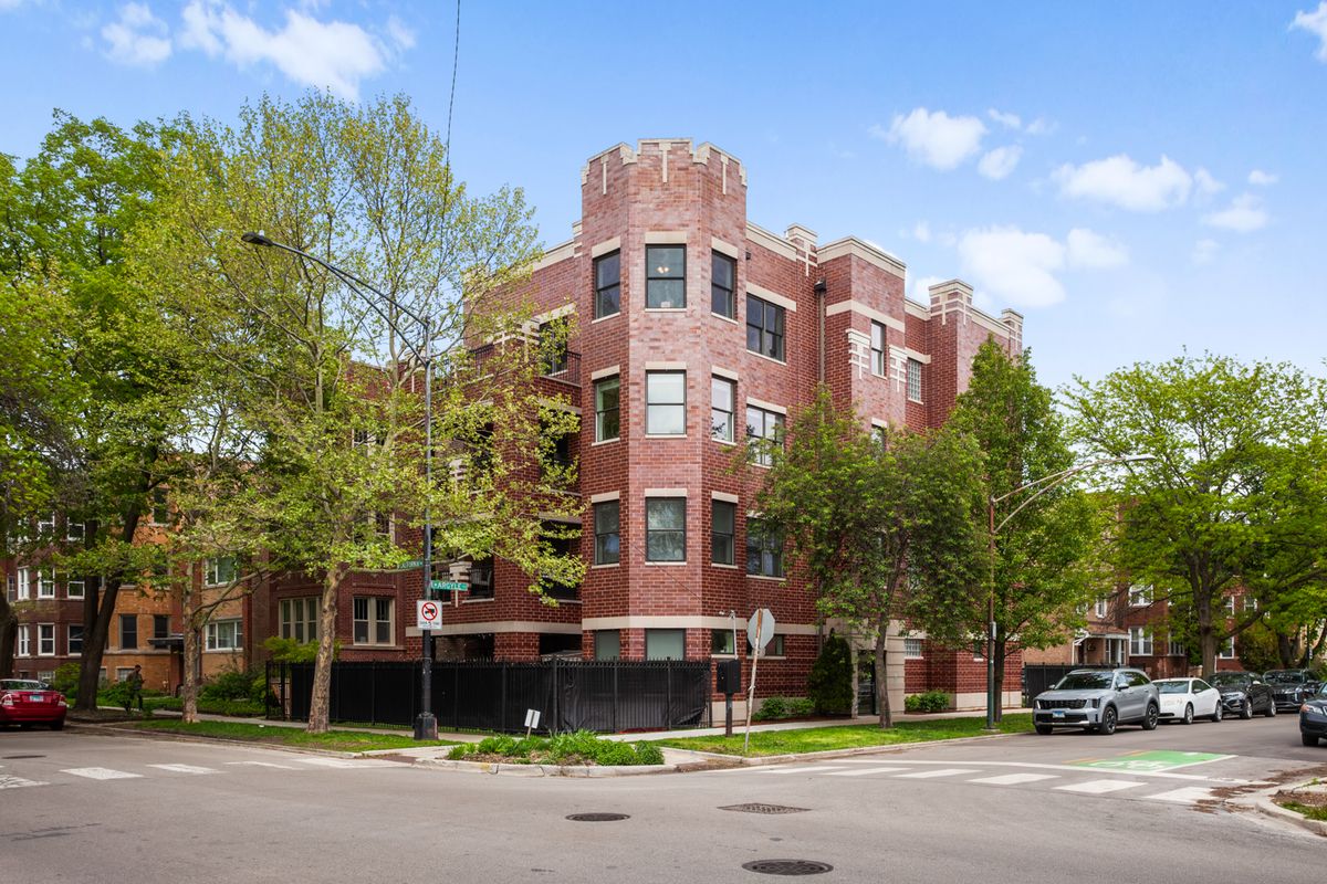 2752 Argyle Street, Chicago, IL 60625