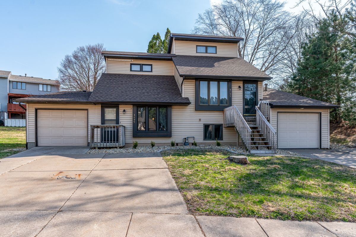 3495 Fairview Drive, Bettendorf, IA 52722