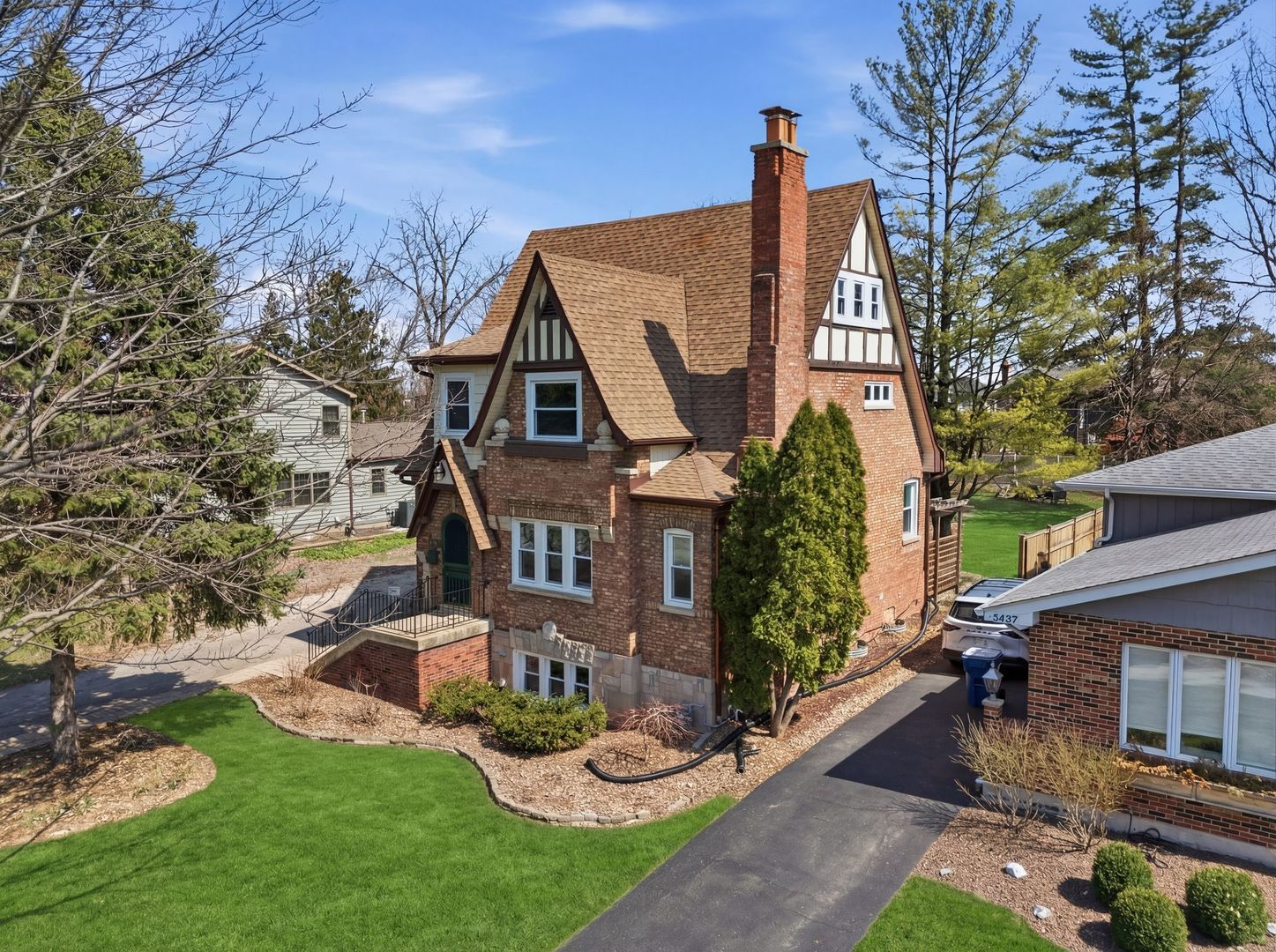 4425 Wilson Avenue — Downers Grove, IL 60515