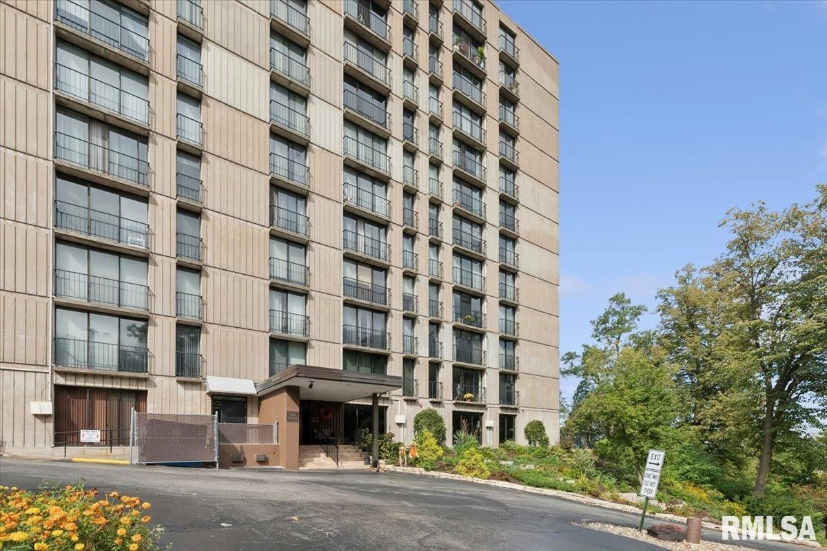 1800 7TH Street #2A — East Moline, IL 61244