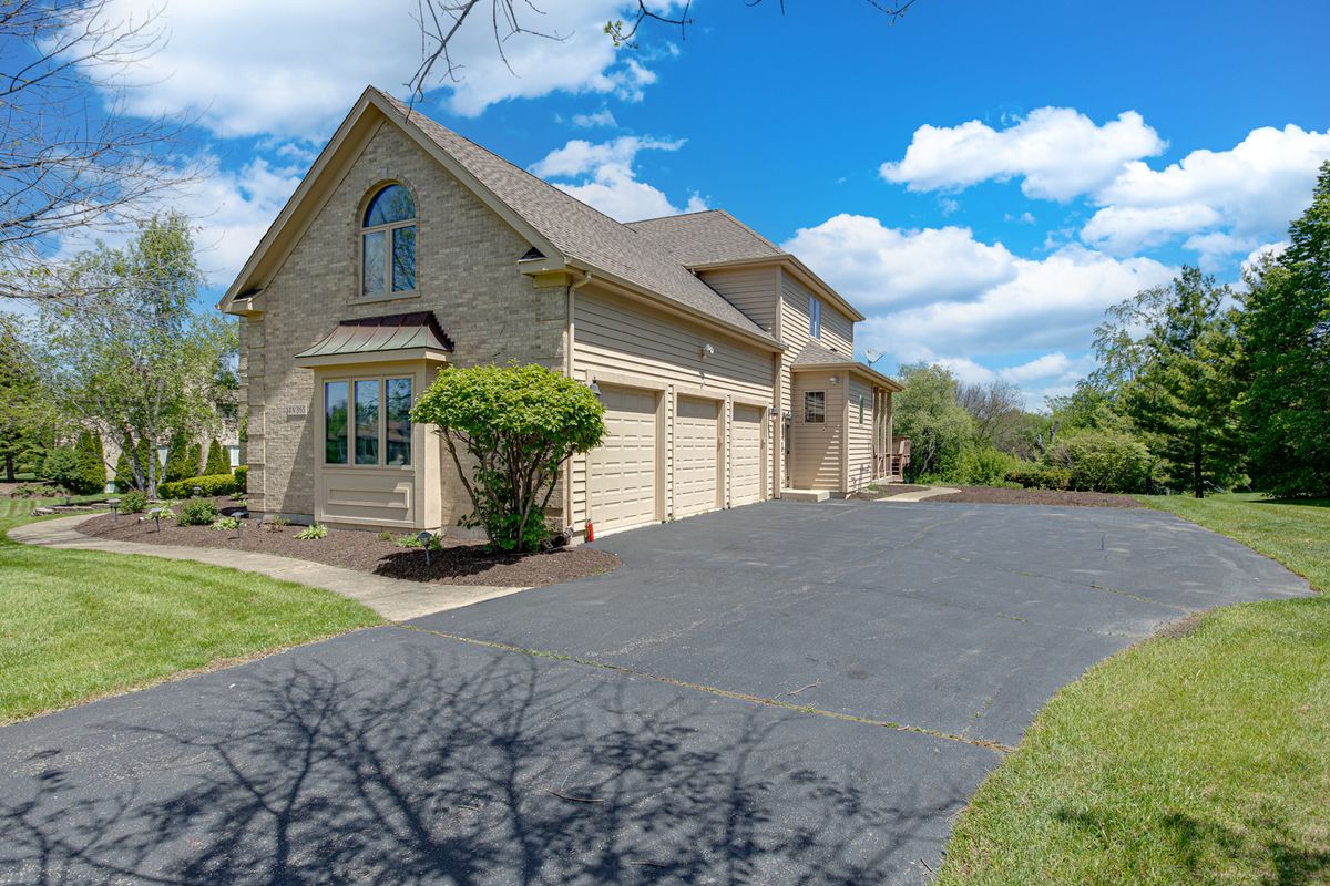 4N365 Saint Andrews Trace Lane, West Chicago, IL 60185