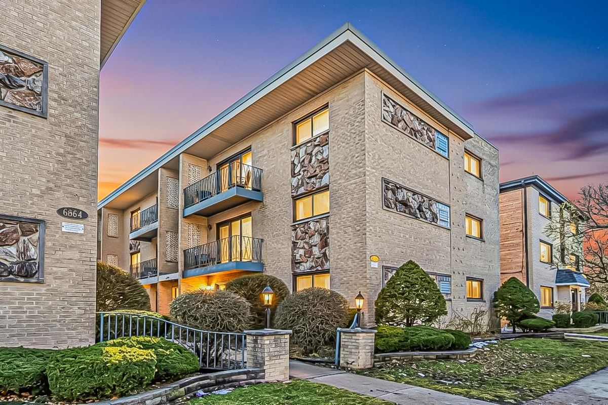 6870 Northwest Highway, Chicago, IL 60631