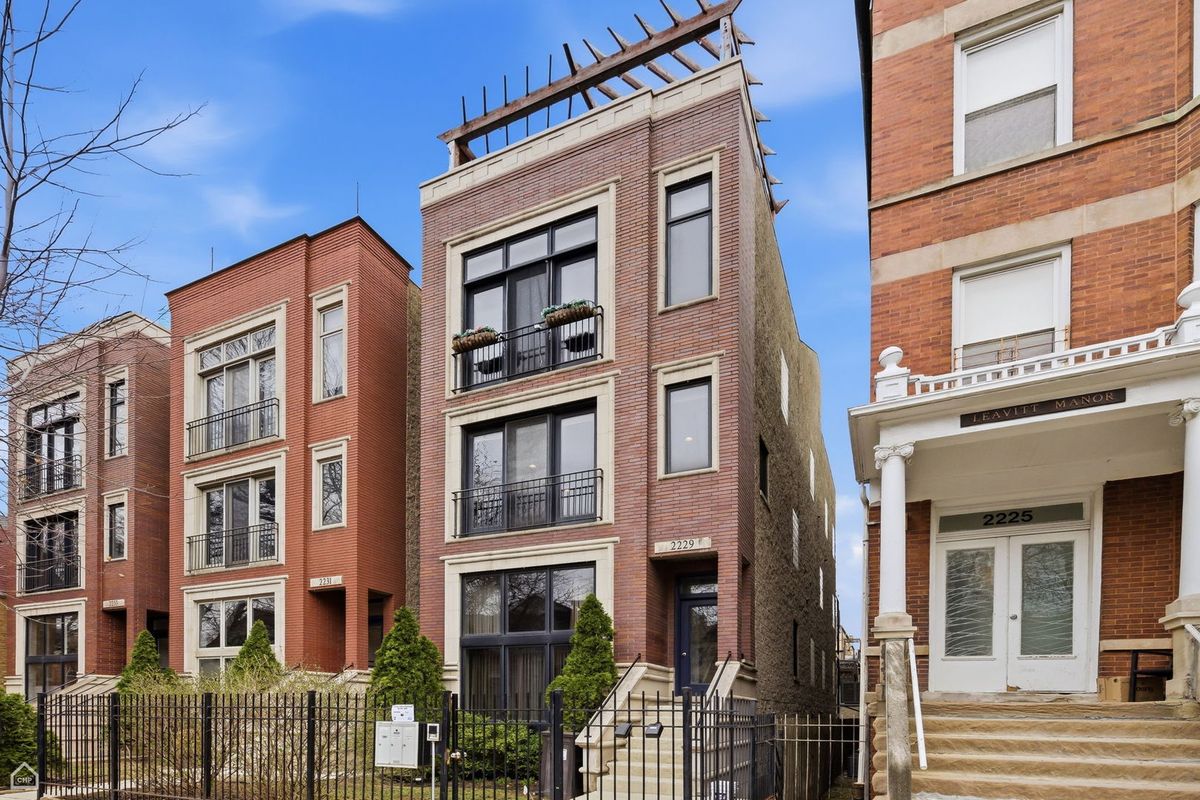 2229 Leavitt Street, Chicago, IL 60647