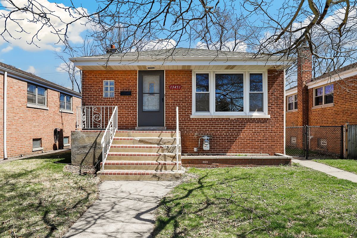 13451 Avenue K, Chicago, IL 60633