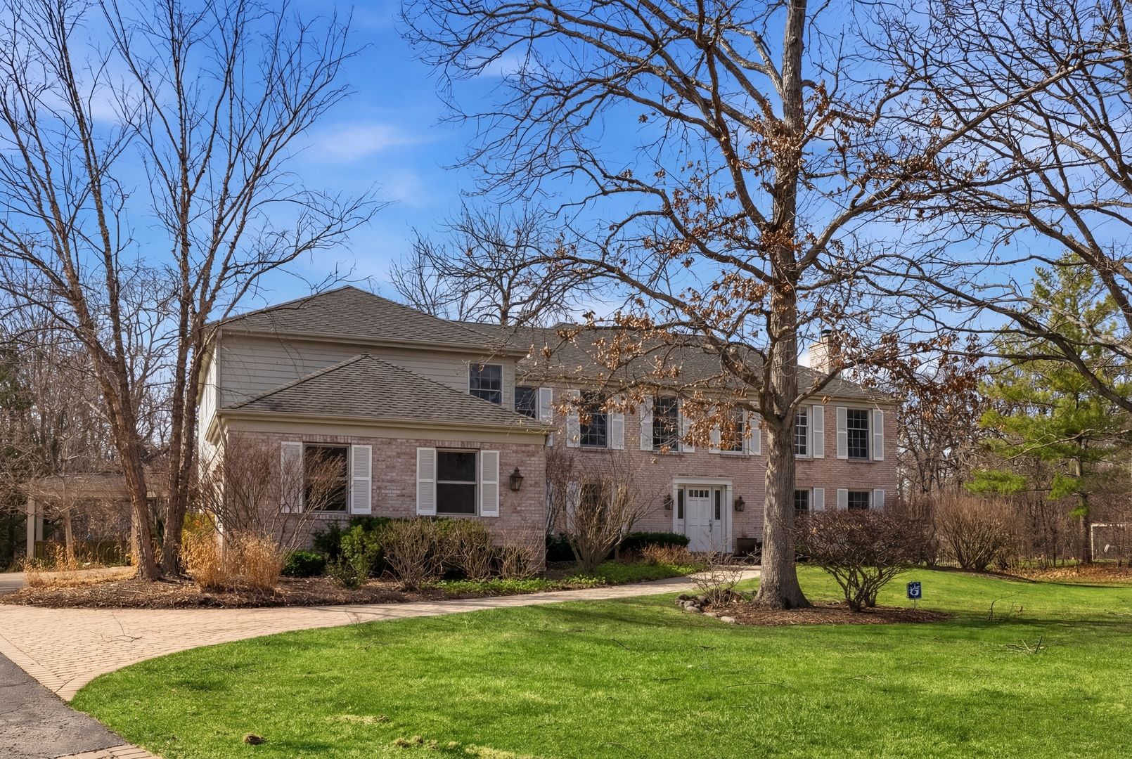 1694 Clendenin Lane — Riverwoods, IL 60015