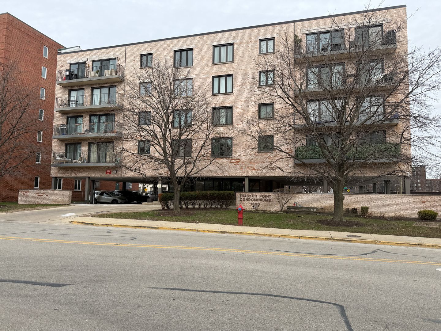 1660 E Thacker Street #1D — Des Plaines, IL 60016