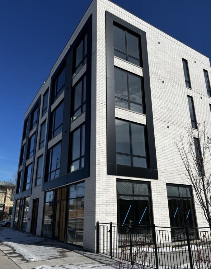 1320 S Ashland Avenue #201 — Chicago, IL 60608