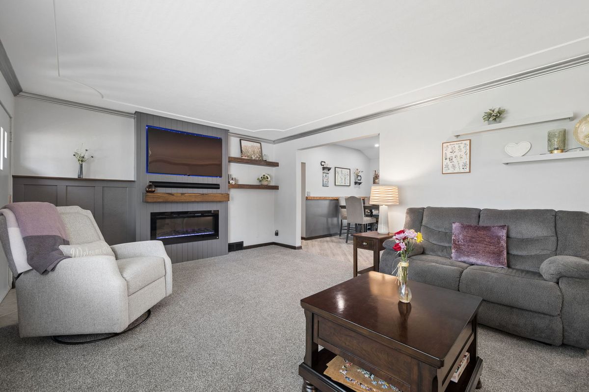 1106 Maple Court, Lockport, IL 60441
