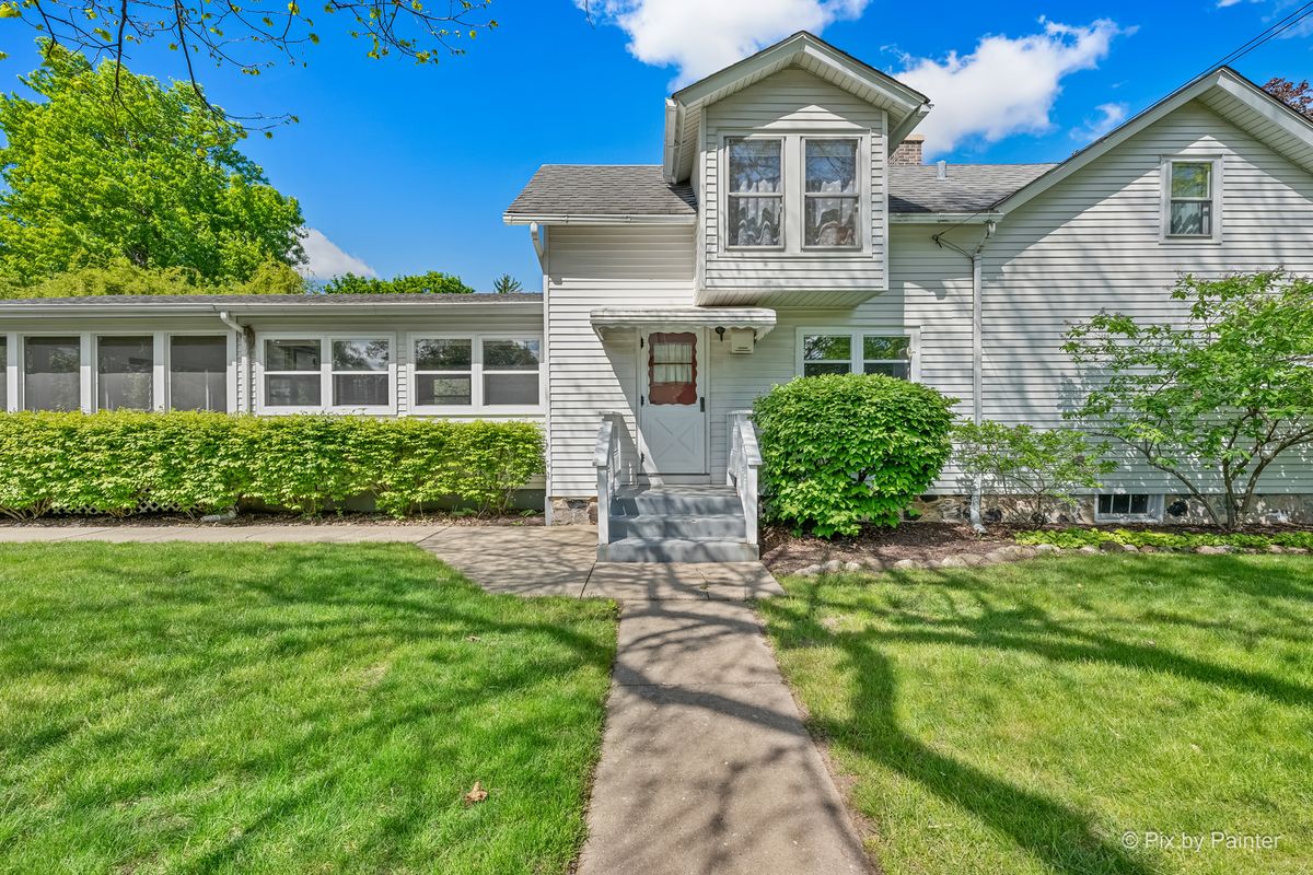 55 Paddock Street, Crystal Lake, IL 60014