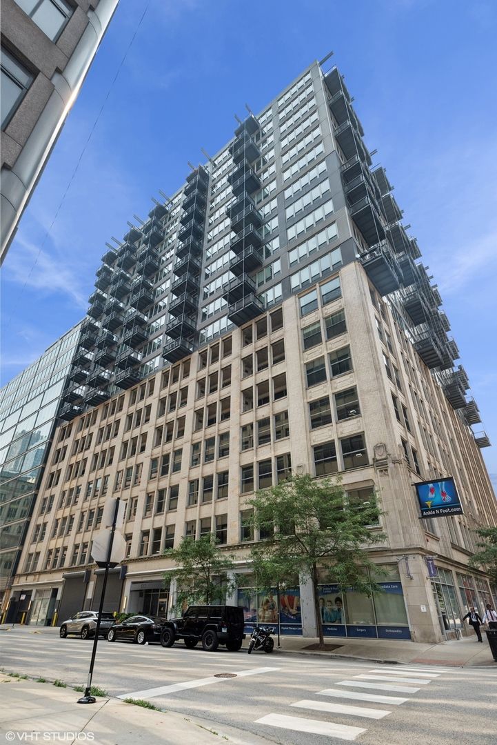 565 W Quincy Street #609 — Chicago, IL 60661