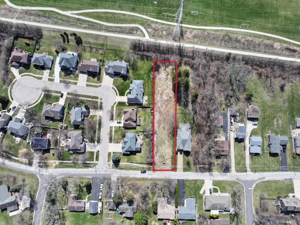 22W165 1st Street — Glen Ellyn, IL 60137