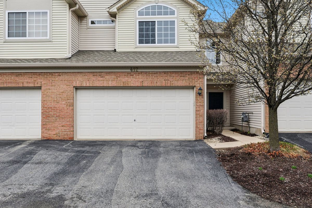 412 Jamestown Court, Aurora, IL 60502