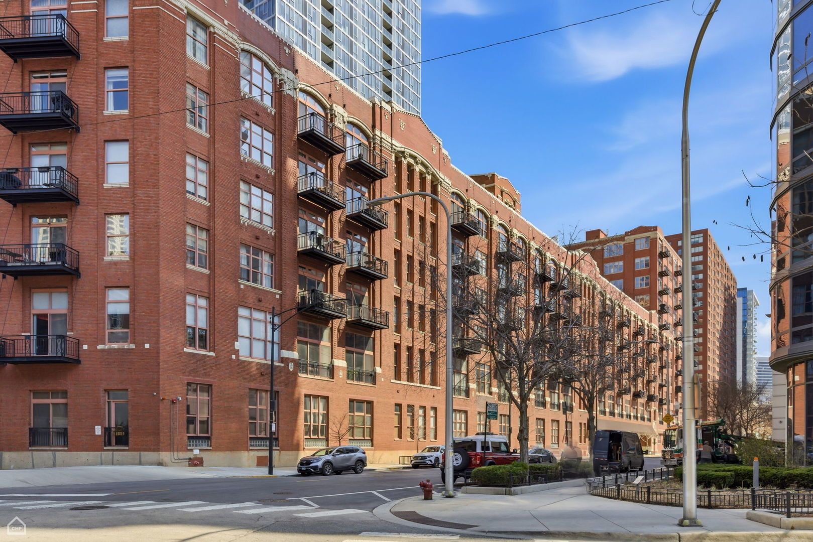 360 W Illinois Street #531 — Chicago, IL 60654