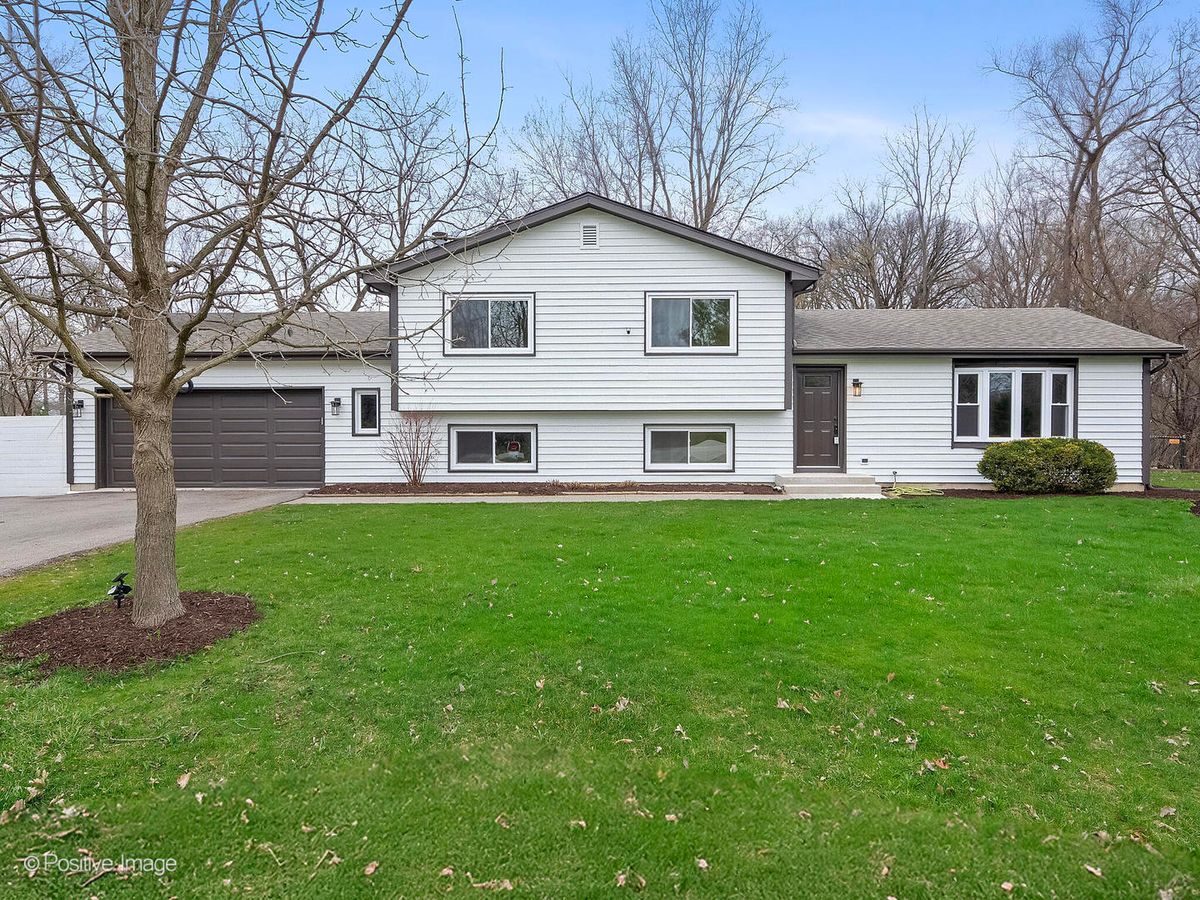 30W243 Wiant Road, West Chicago, IL 60185