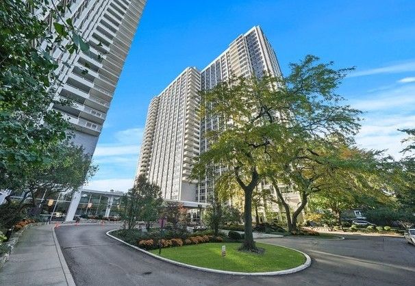 4250 N MARINE Drive #1609 — Chicago, IL 60613