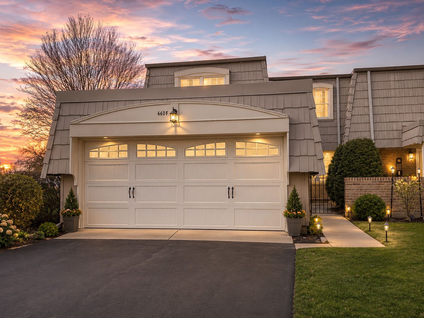 660 Versailles Circle #F — Elk Grove Village, IL 60007