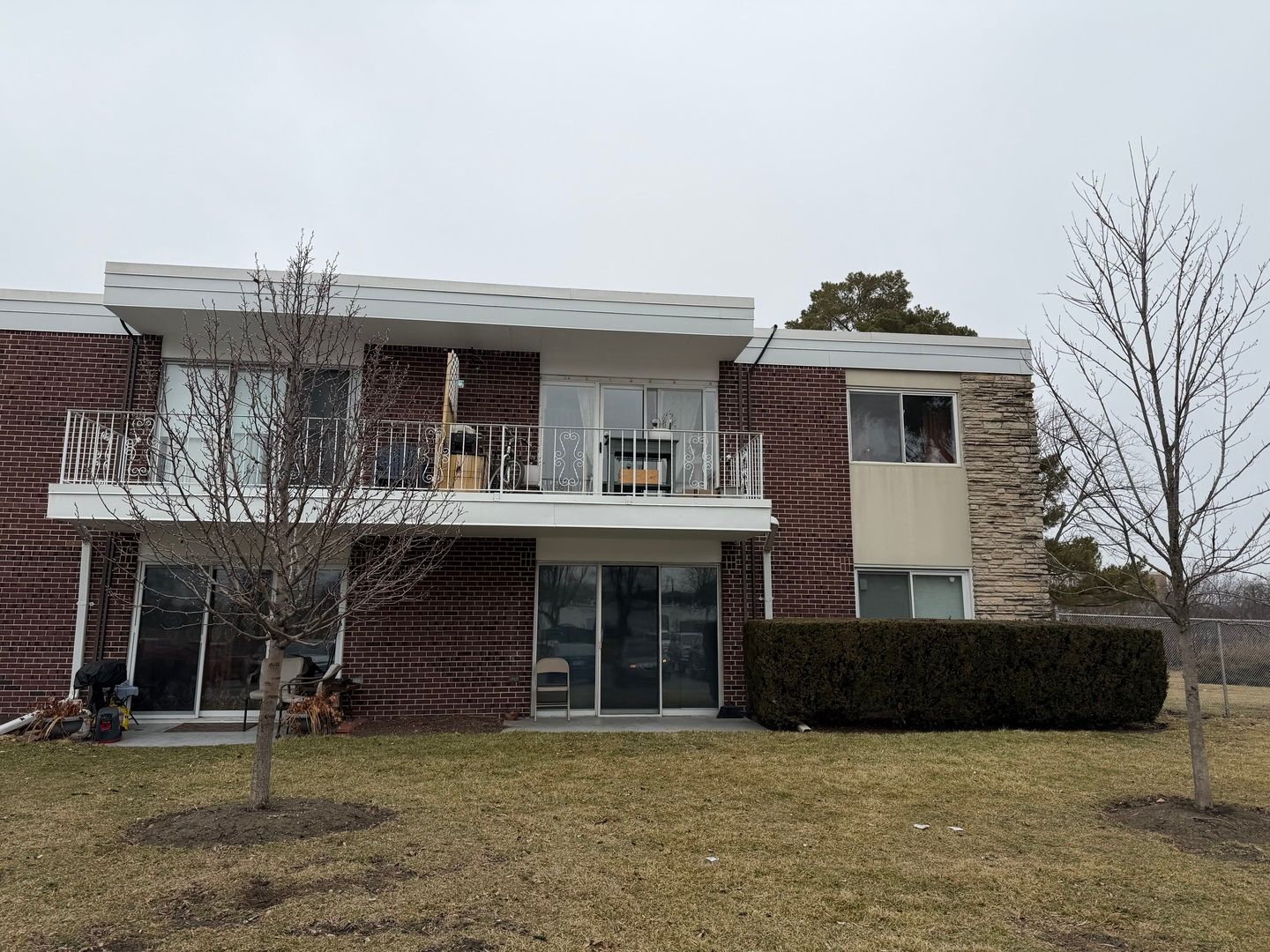 100 Deborah Lane #A19 — Wheeling, IL 60090