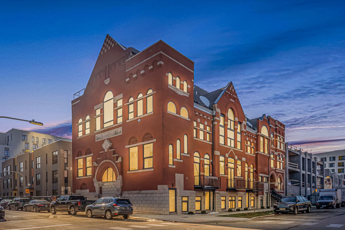 505 Elm Street, Chicago, IL 60610