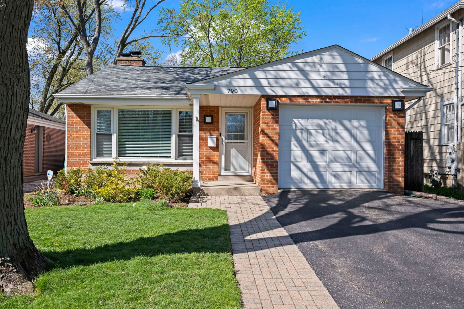 790 Pleasant Avenue — Highland Park, IL 60035