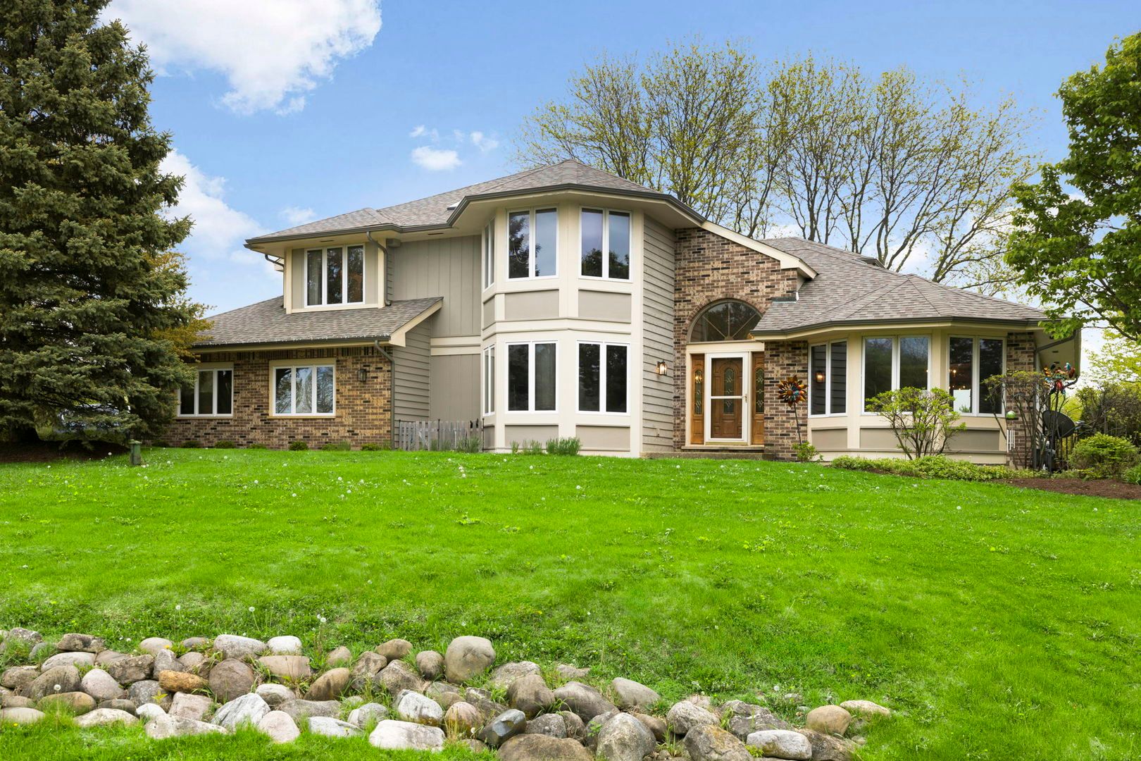5N191 Fox Bluff Drive — St. Charles, IL 60175