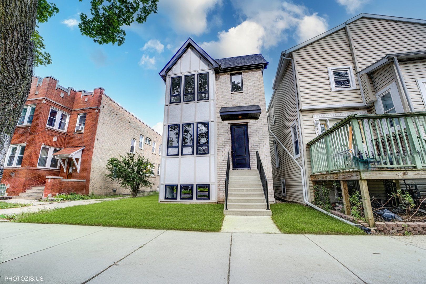2225 N Tripp Avenue — Chicago, IL 60639