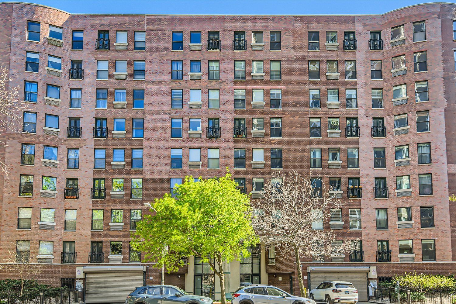 711 W Gordon Terrace #701 — Chicago, IL 60613