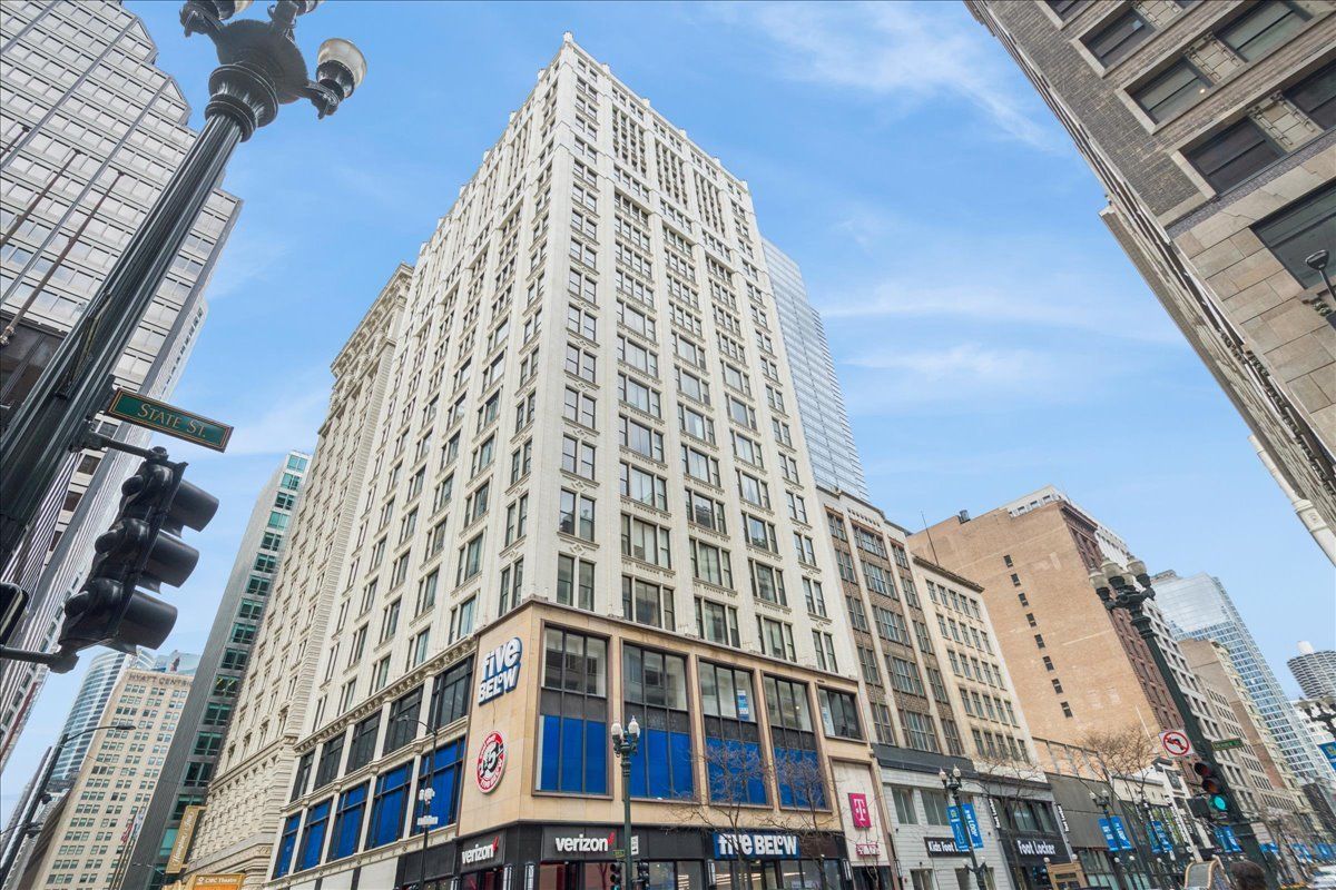 8 W Monroe Street #807 — Chicago, IL 60603