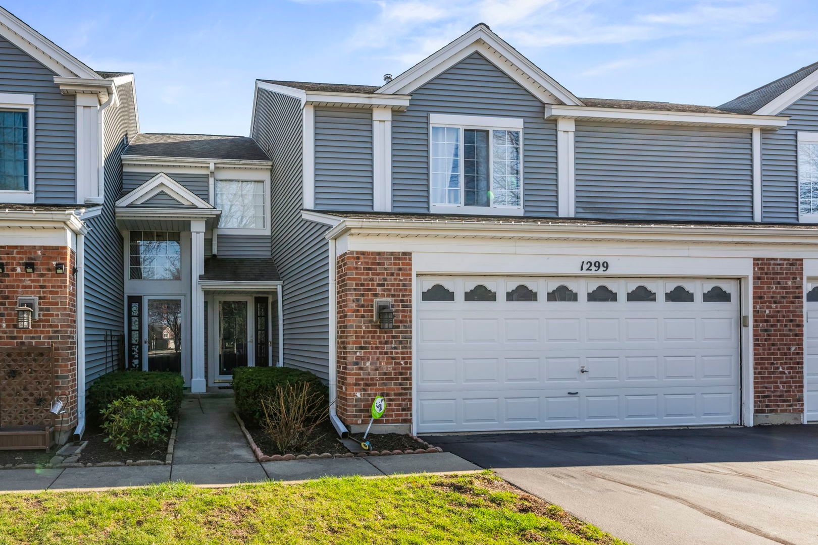 1299 Summersweet Lane — Bartlett, IL 60103