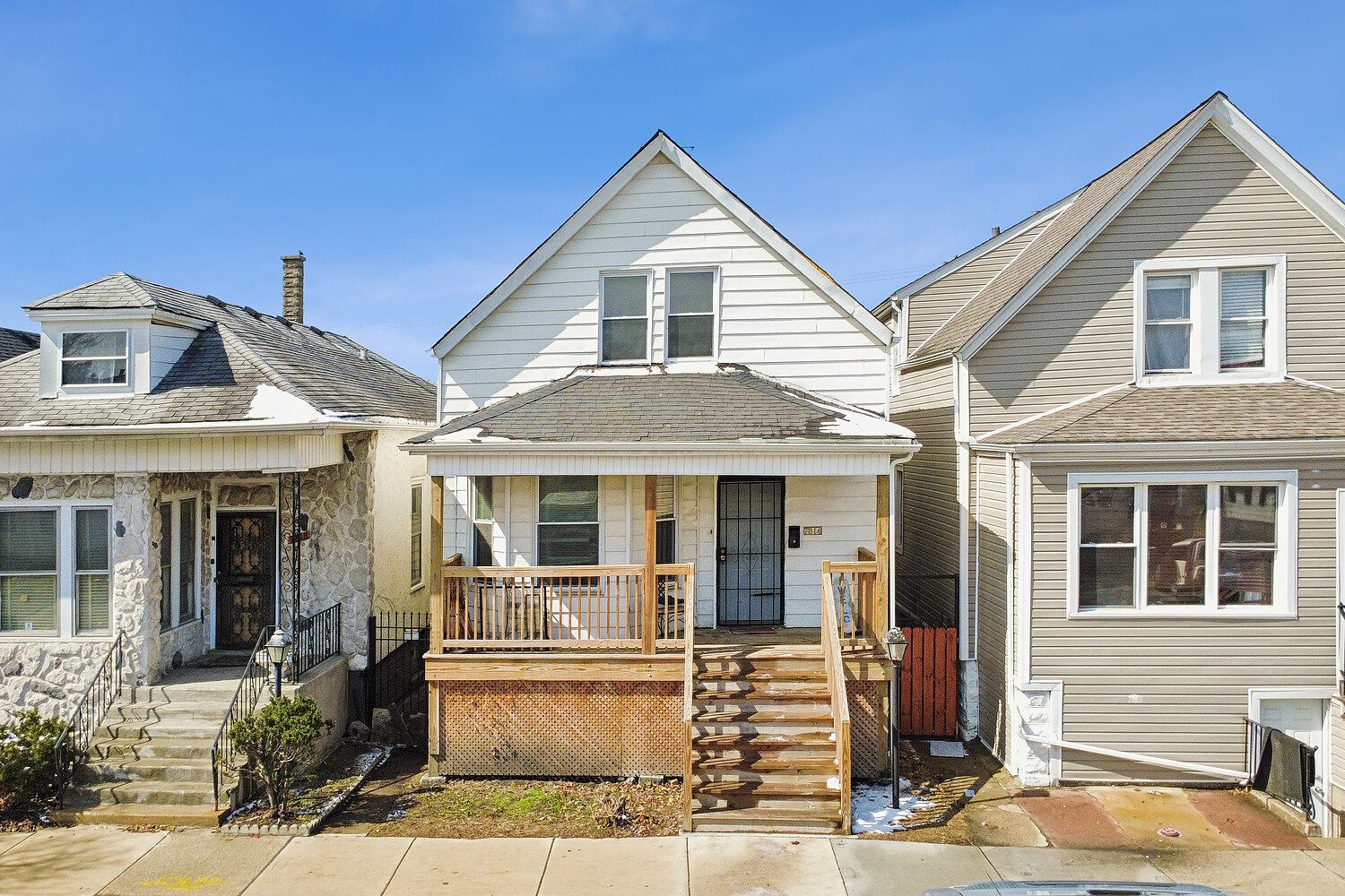 7814 S Saint  LAWRENCE Avenue — Chicago, IL 60619
