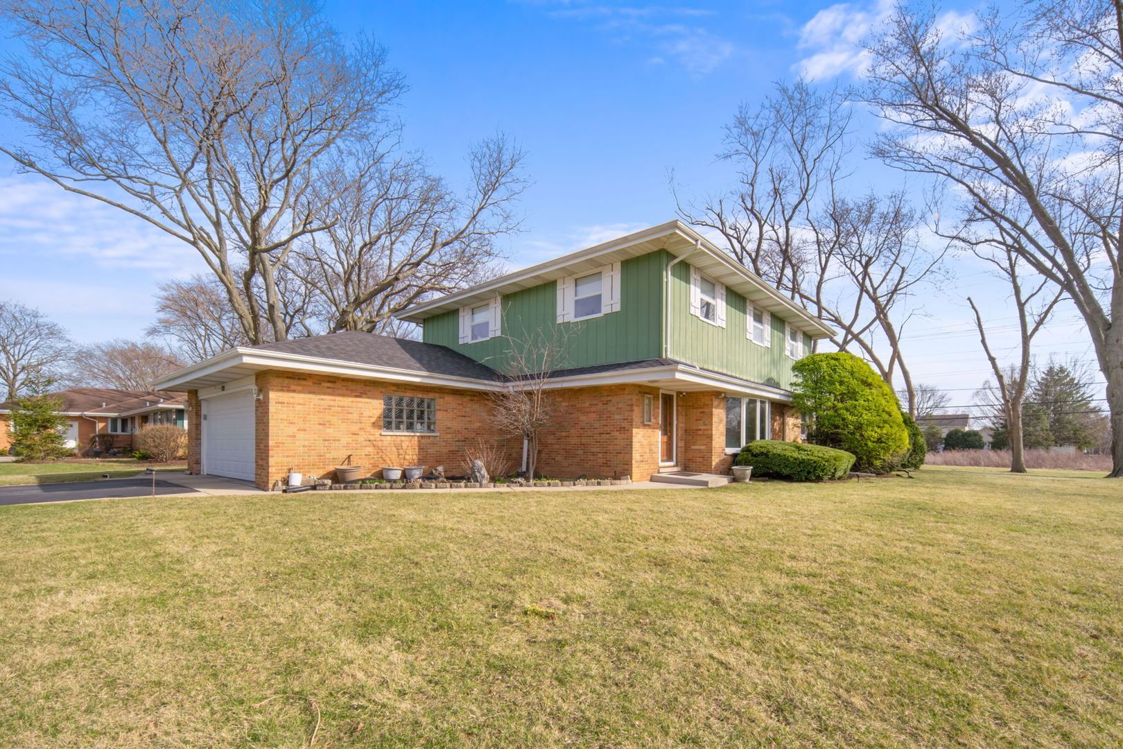23 S Wildwood Drive — Prospect Heights, IL 60070
