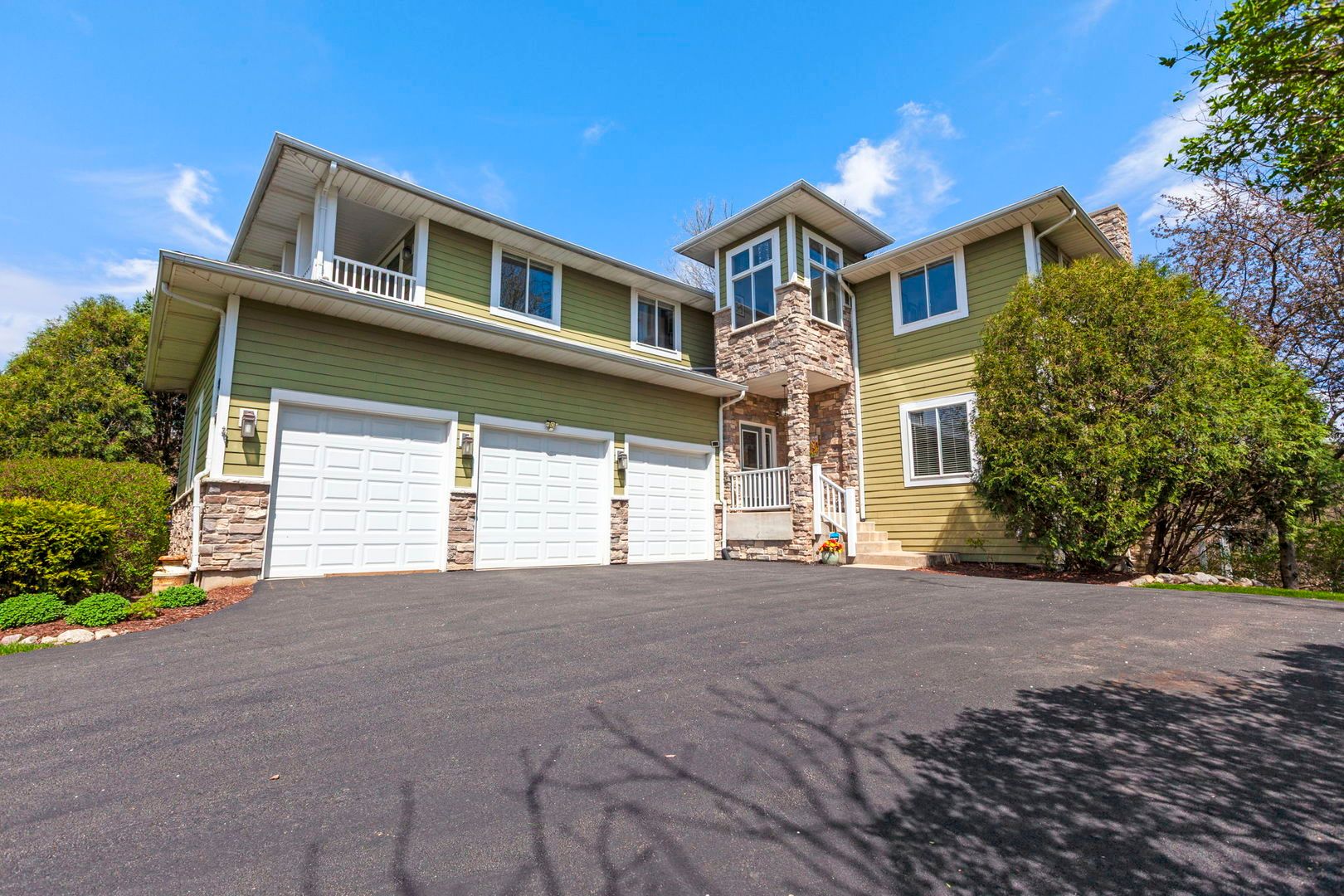 980 Dakota Drive — Woodstock, IL 60098