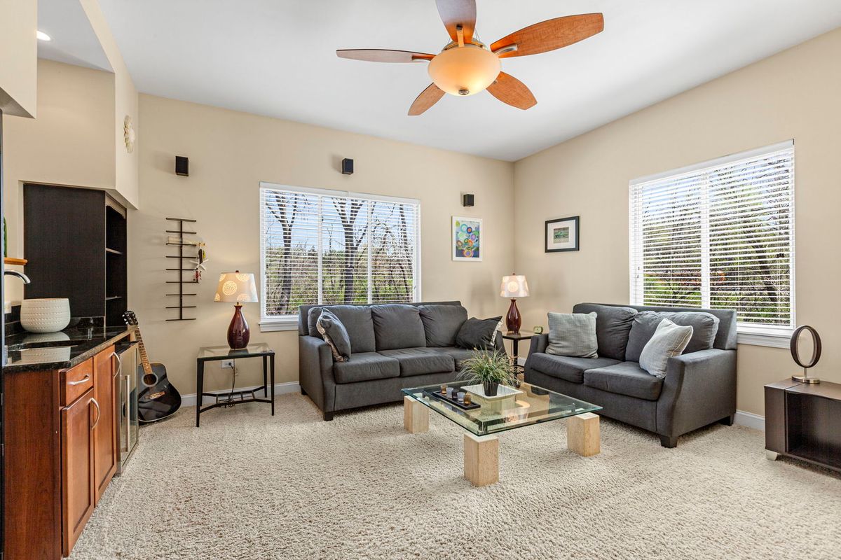 980 Dakota Drive, Woodstock, IL 60098