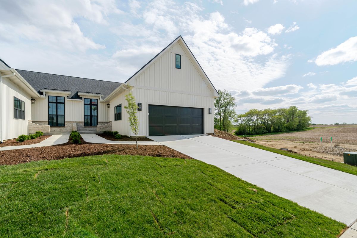 214 Allison Road, Lexington, IL 61753