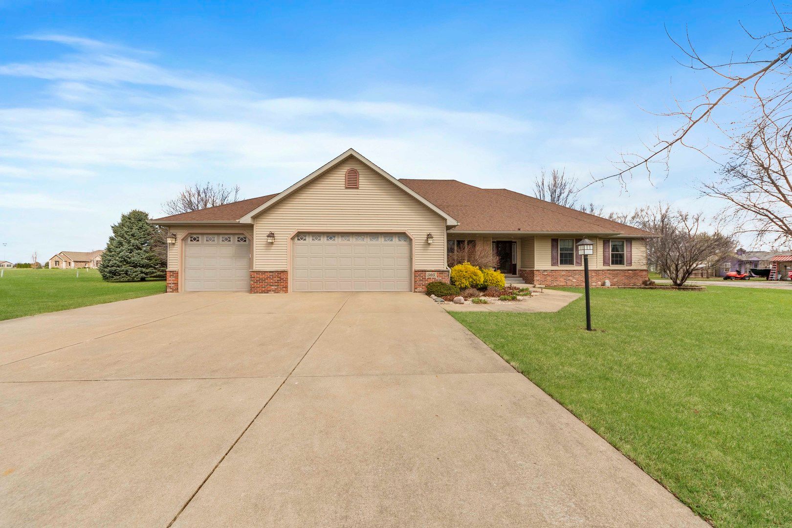 505 W Atchison Avenue — Toluca, IL 61369