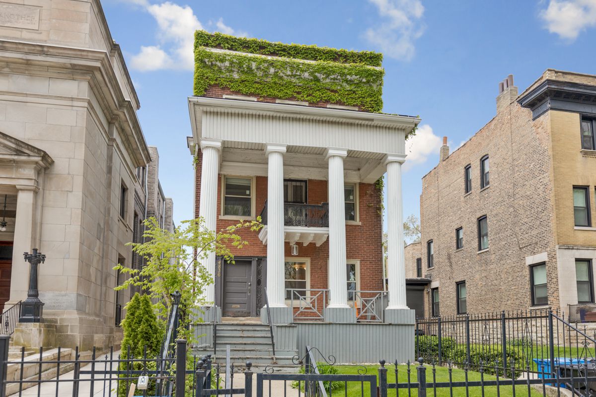 4836 S Dorchester Avenue — Chicago, IL 60615