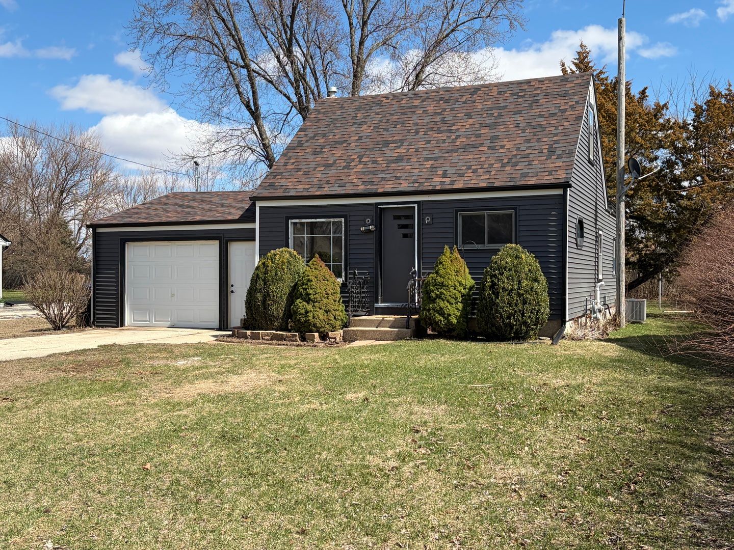 8415 Ravere Street — Machesney Park, IL 61115