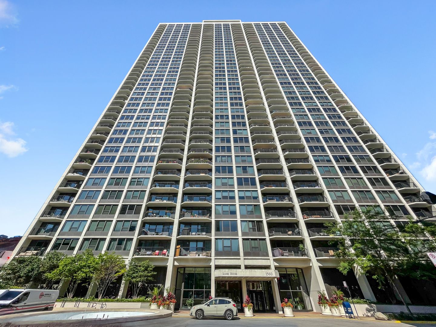 1560 N Sandburg Terrace #1210J — Chicago, IL 60610