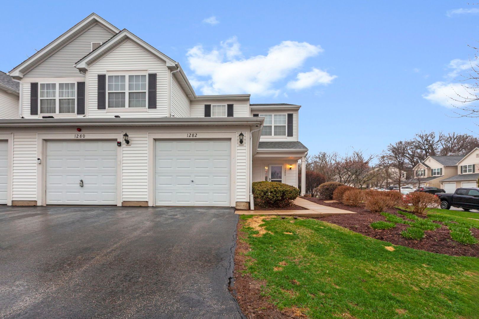 1280 Brookdale Drive — Carpentersville, IL 60110