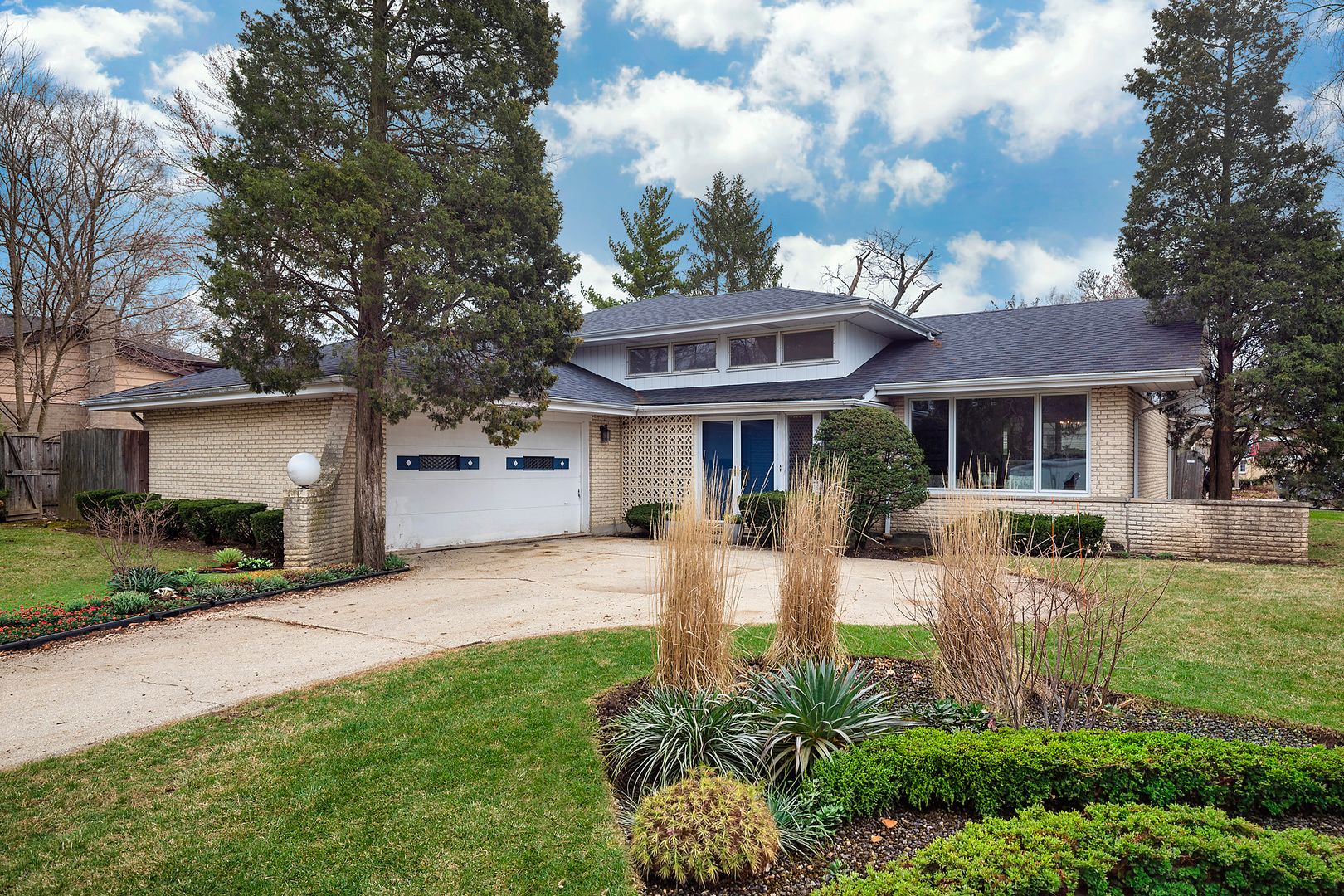 2811 Cherry Lane — Northbrook, IL 60062